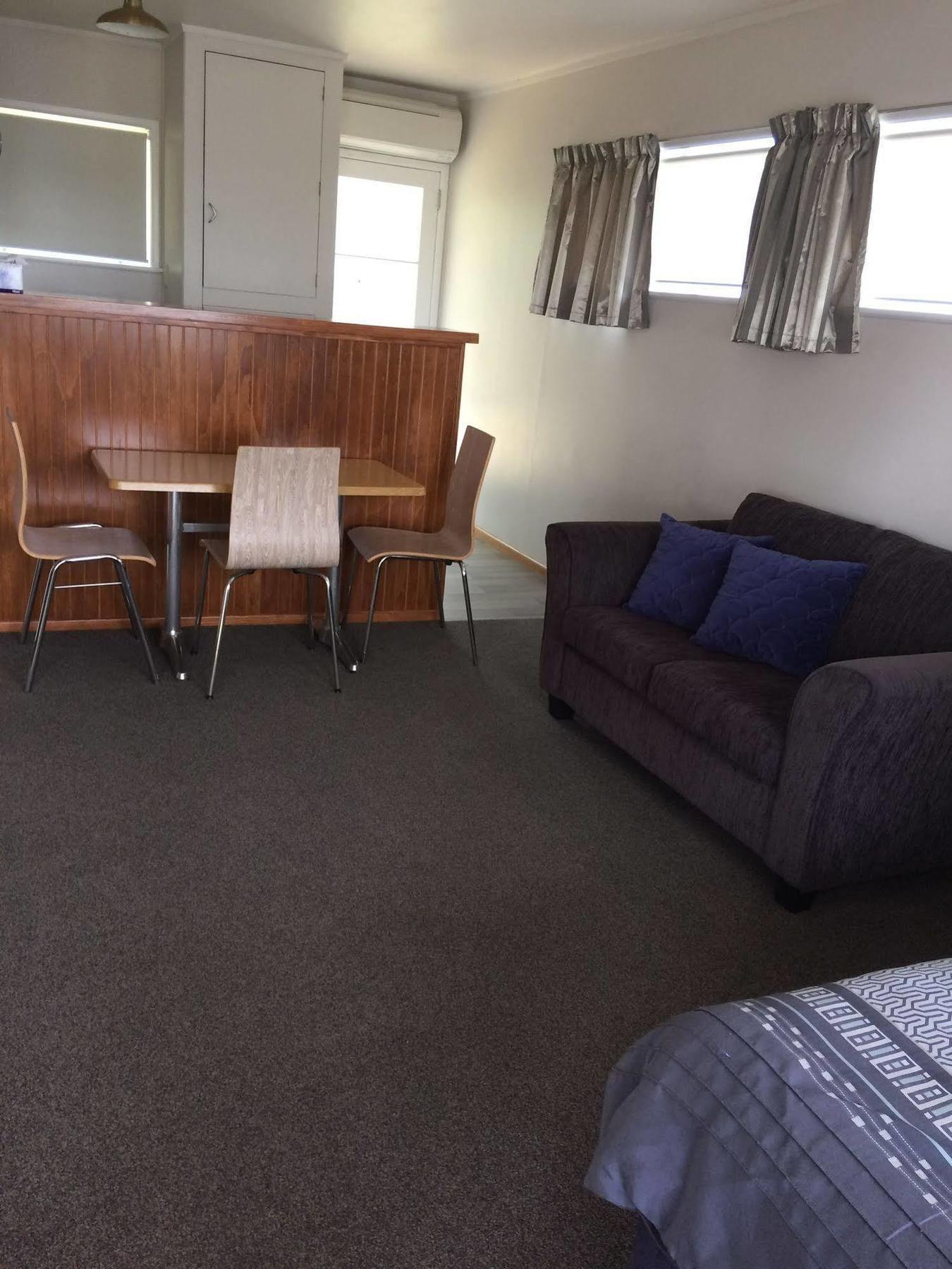 Colonial Motel Papakura Exterior photo